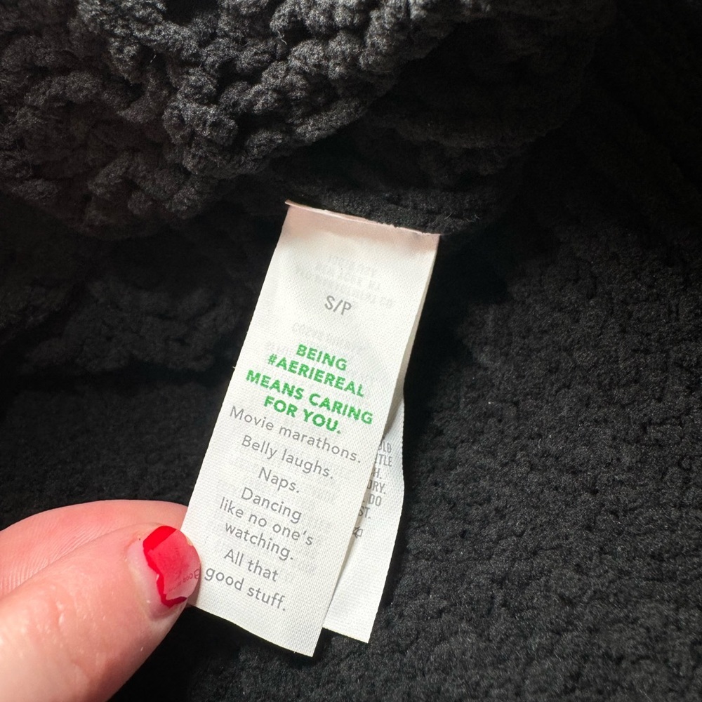 Aerie neck zip size S very comfortable - Picture 6 of 7